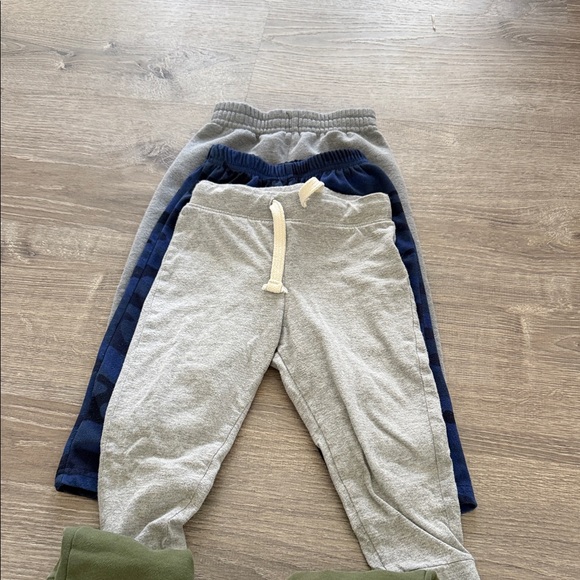 2T pants bundle - Picture 3 of 5